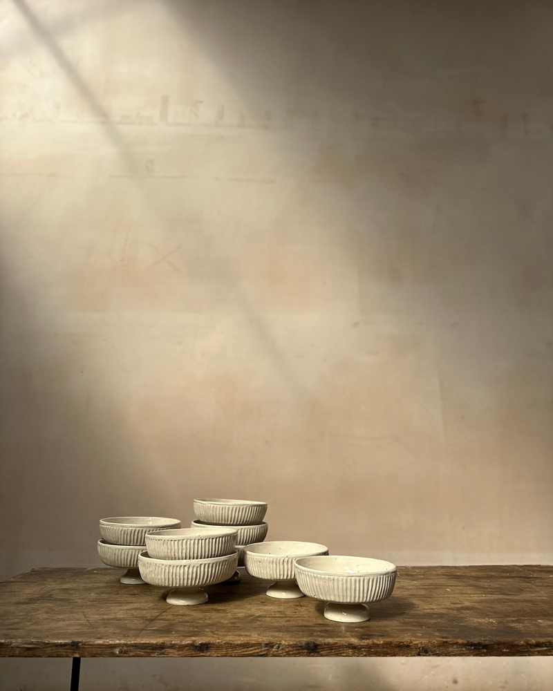 FOOTED STONEWARE BOWL