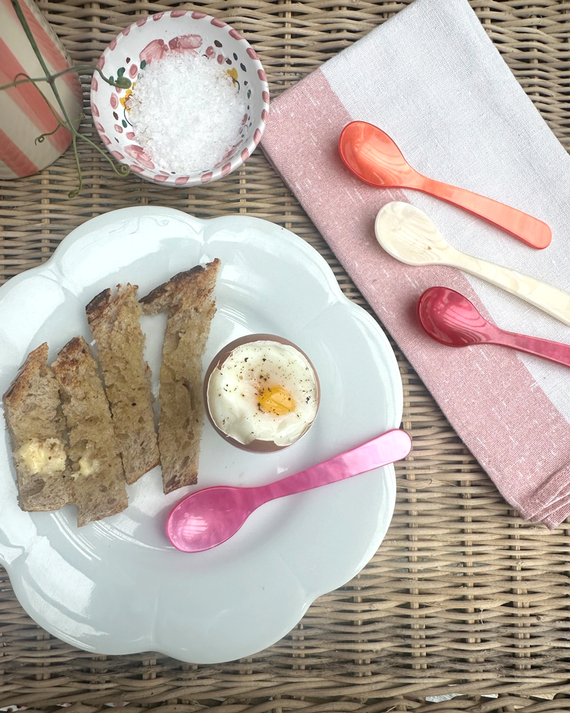 EGG SPOON SET PINKS