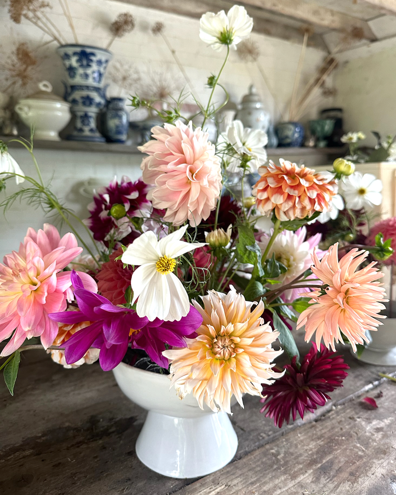 WHITE HIGH FOOTED BOWL