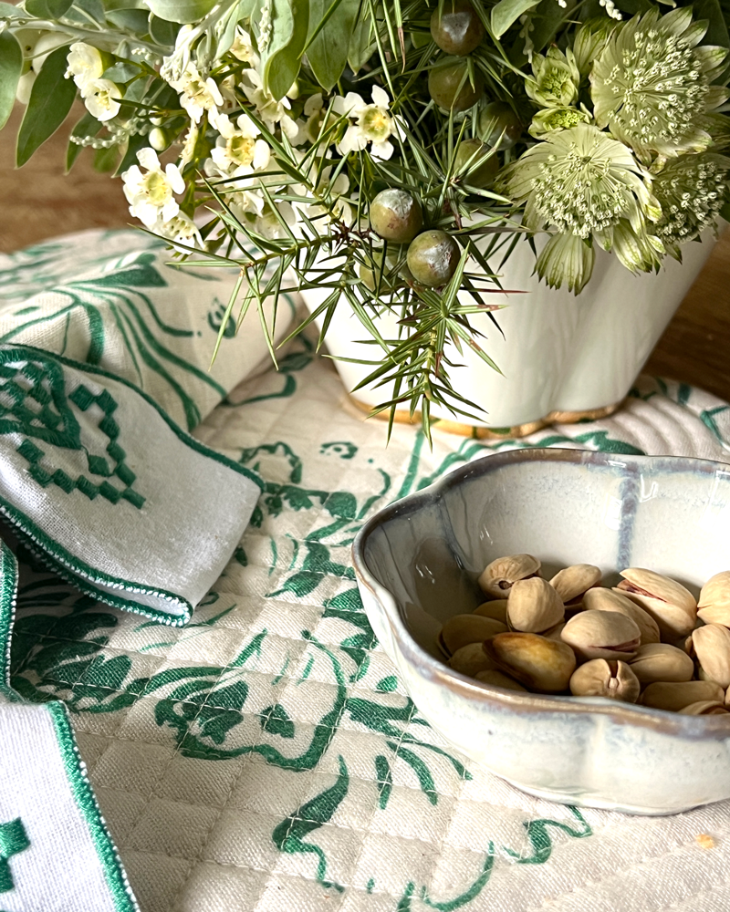 GOLD COLLAR PETAL BOWL